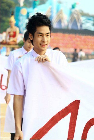 น้องนาวเดือนมช.หล่อดีค่ะ
