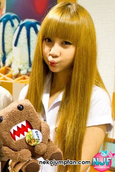 พี่เนย พี่บุ๊ค สองสาวหน้าม้า ผมทองน่ารักกกกก