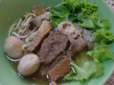 กินก๋วยเตี๋ยวกันค่ะ