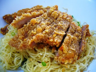 กินก๋วยเตี๋ยวกันค่ะ
