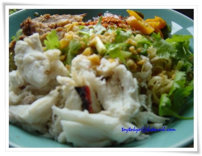 กินก๋วยเตี๋ยวกันค่ะ