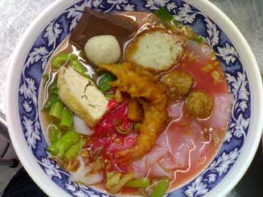 กินก๋วยเตี๋ยวกันค่ะ