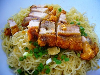 กินก๋วยเตี๋ยวกันค่ะ