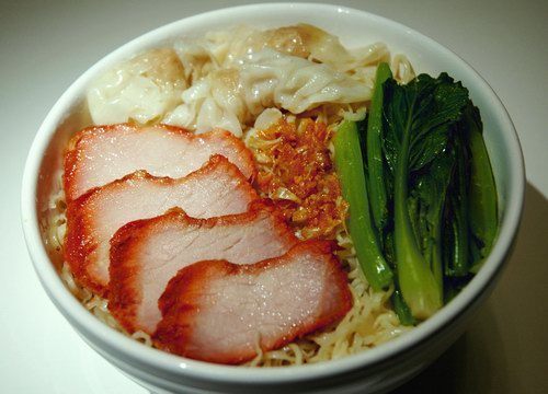 กินก๋วยเตี๋ยวกันค่ะ