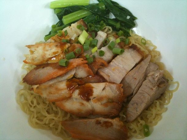 กินก๋วยเตี๋ยวกันค่ะ