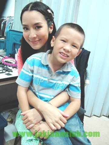ดารากับเด็ก...น่าเอนดู๊ น่าเอ็นดูค่ะ