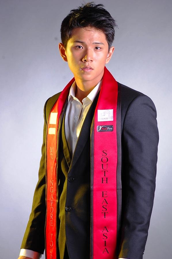 ตี๋หล่อตุงๆ จากเวทีประกวดหนุ่มสิงค์โปร์