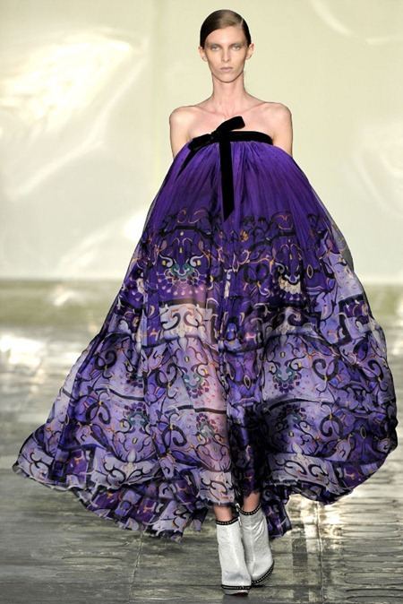 LONDON FASHION WEEK: MARY KATRANTZOU FALL 2011