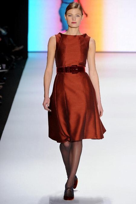 NEW YORK FASHION WEEK: CAROLINA HERRERA FALL 2011