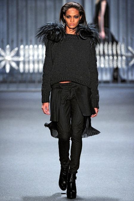 NEW YORK FASHION WEEK: VERA WANG FALL 2011