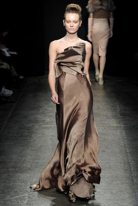 NEW YORK FASHION WEEK: DONNA KARAN FALL 2011