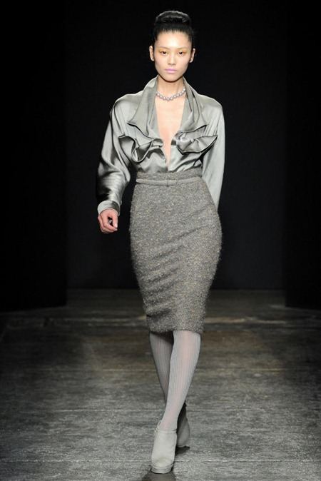 NEW YORK FASHION WEEK: DONNA KARAN FALL 2011