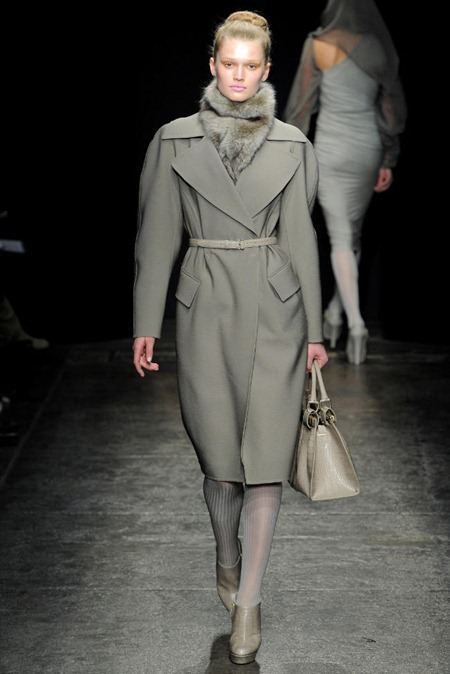 NEW YORK FASHION WEEK: DONNA KARAN FALL 2011