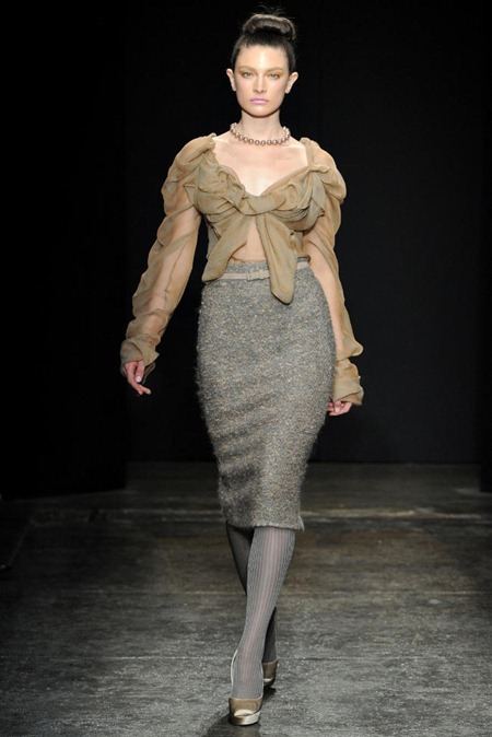 NEW YORK FASHION WEEK: DONNA KARAN FALL 2011