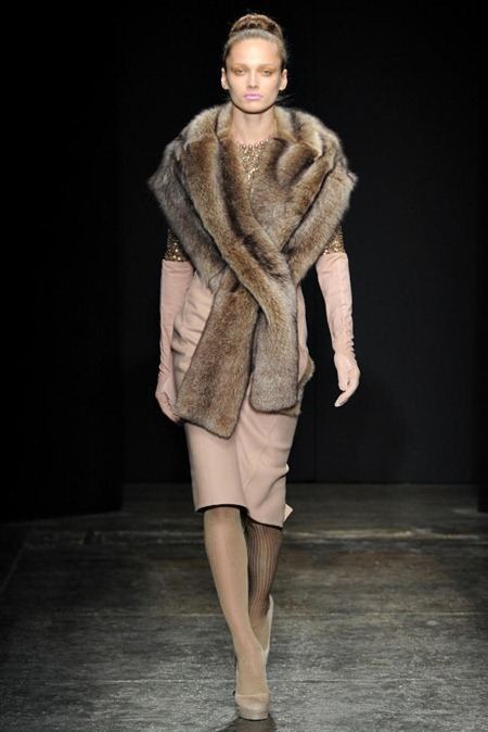 NEW YORK FASHION WEEK: DONNA KARAN FALL 2011