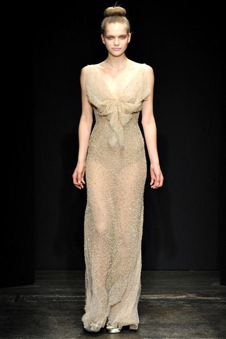 NEW YORK FASHION WEEK: DONNA KARAN FALL 2011
