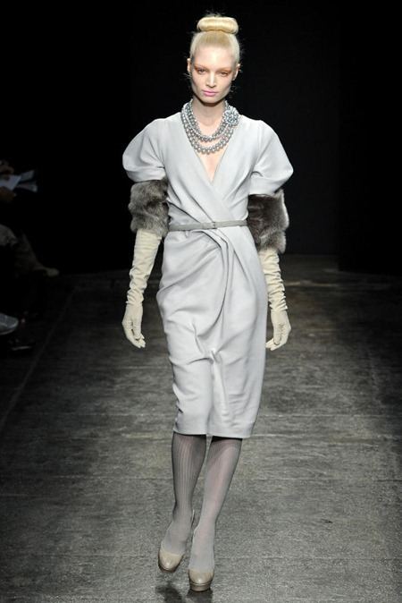 NEW YORK FASHION WEEK: DONNA KARAN FALL 2011