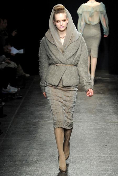 NEW YORK FASHION WEEK: DONNA KARAN FALL 2011