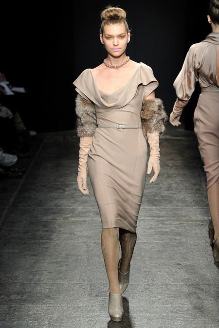 NEW YORK FASHION WEEK: DONNA KARAN FALL 2011