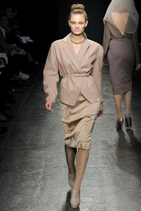 NEW YORK FASHION WEEK: DONNA KARAN FALL 2011