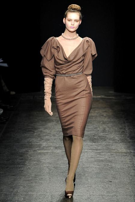 NEW YORK FASHION WEEK: DONNA KARAN FALL 2011