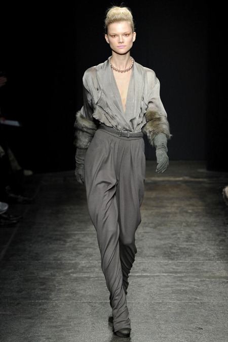 NEW YORK FASHION WEEK: DONNA KARAN FALL 2011