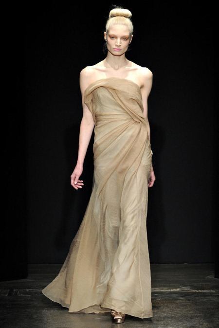 NEW YORK FASHION WEEK: DONNA KARAN FALL 2011