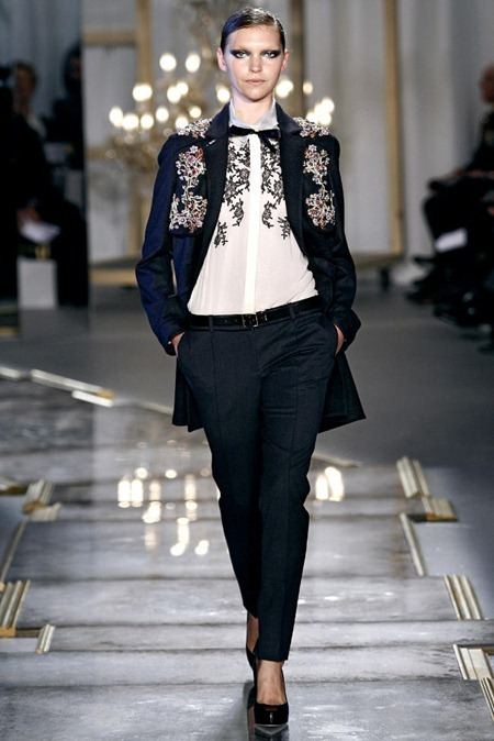 NEW YORK FASHION WEEK: JASON WU FALL 2011