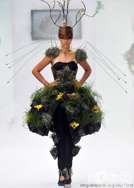 Plants and flowers to put on the body, spectacular ECO-fashion show