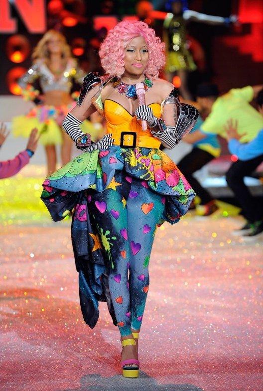 Nicki Minaj โชว์เพลงฮิตที่งาน Victoria&rsquo;s Secret Fashion Show