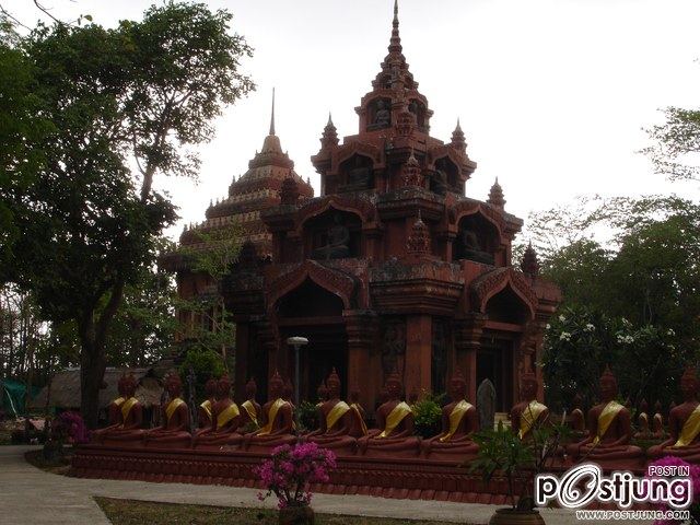 พาเที่ยวชมวัดบนภูเขาไฟ