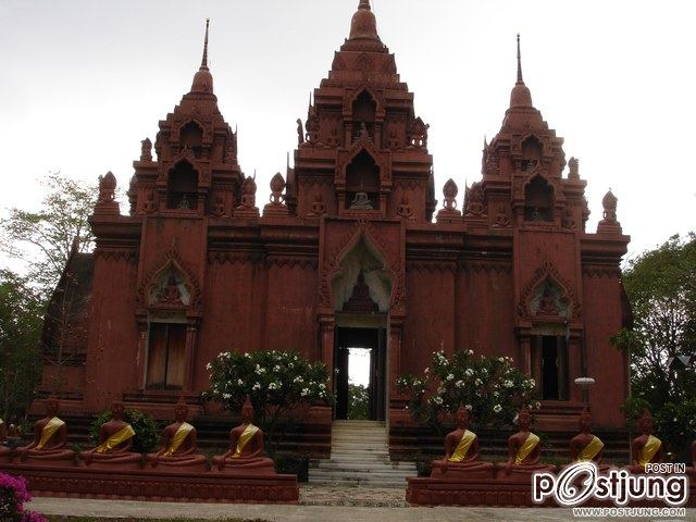 พาเที่ยวชมวัดบนภูเขาไฟ