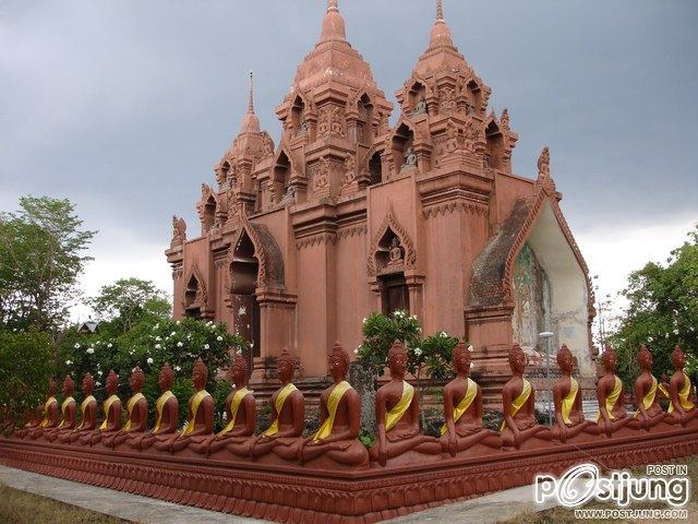 พาเที่ยวชมวัดบนภูเขาไฟ