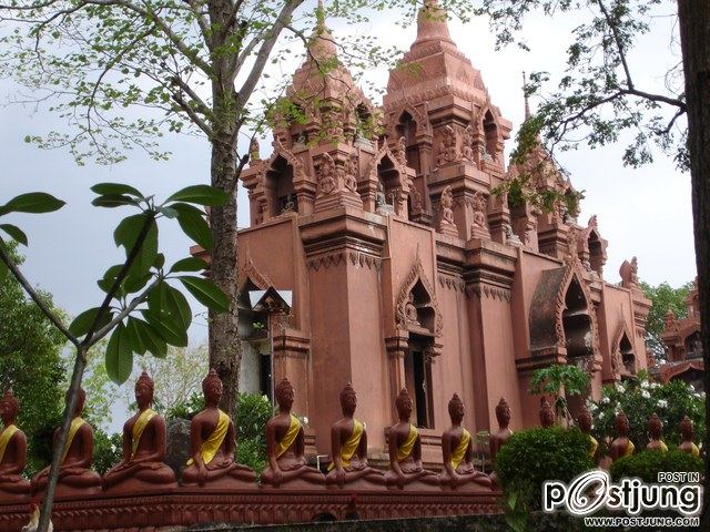 พาเที่ยวชมวัดบนภูเขาไฟ