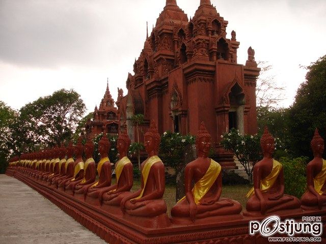 พาเที่ยวชมวัดบนภูเขาไฟ