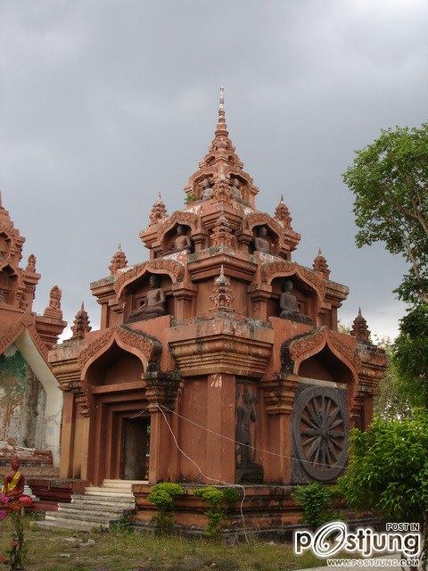 พาเที่ยวชมวัดบนภูเขาไฟ