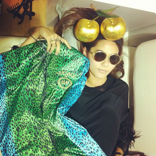 ชมพู่ อารยา กับแอคเซสเซอรี่ประดับผมเริ่ด ๆ