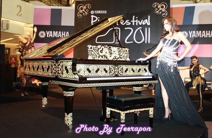 ประมวลภาพสวยทุกมุม เริ่ดทุกองศา ของซุปฯตาร์"อั้ม พัชราภา"Piano Fashion Show @ siamparagon!!!!!