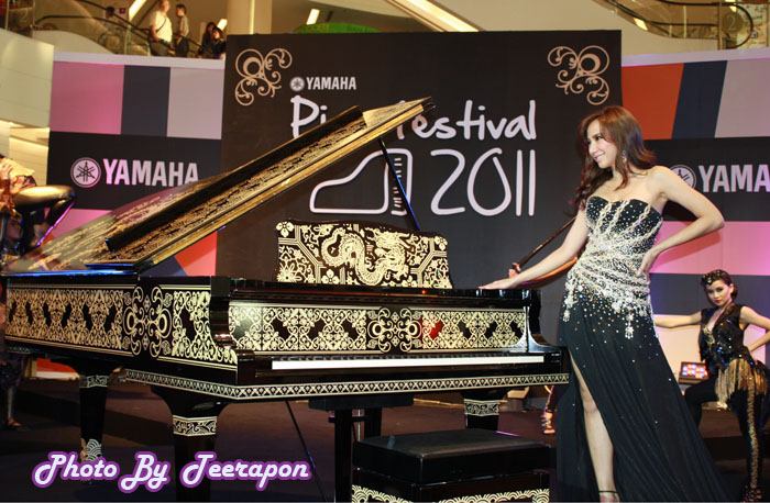 ประมวลภาพสวยทุกมุม เริ่ดทุกองศา ของซุปฯตาร์"อั้ม พัชราภา"Piano Fashion Show @ siamparagon!!!!!