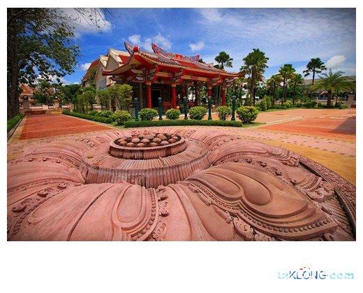 พาเที่ยวชมศาลหลักเมืองเมืองบุรีรัมย์