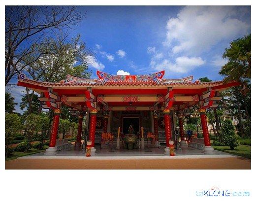 พาเที่ยวชมศาลหลักเมืองเมืองบุรีรัมย์