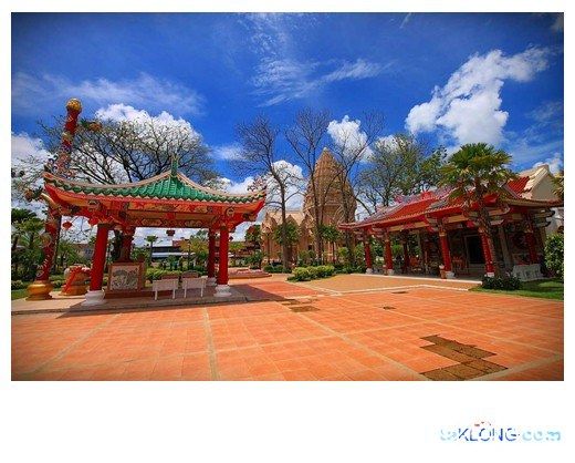พาเที่ยวชมศาลหลักเมืองเมืองบุรีรัมย์