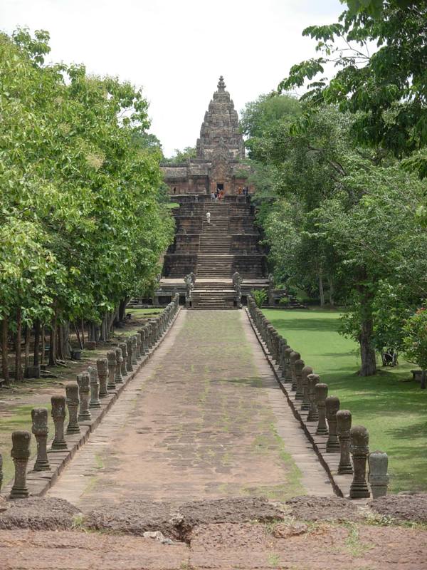 อลังการมหาเทวปราสาทพนมรุ้ง