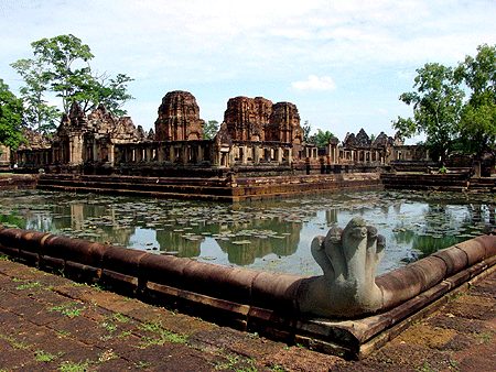 ปราสาทเมืองต่ำ ปราสาทที่คนมองข้าม