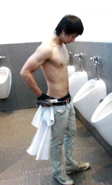 หนุ่มหุ่นทรมานใจ