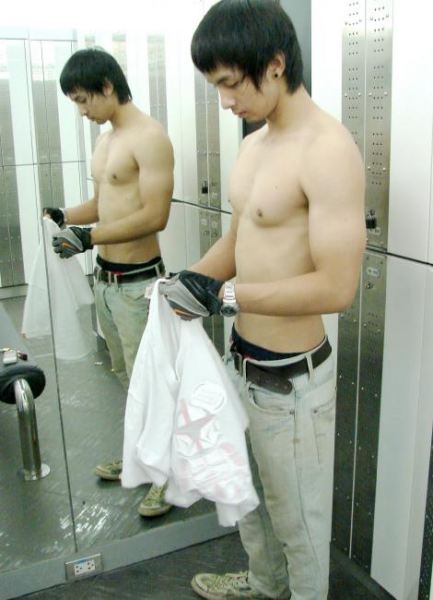 หนุ่มหุ่นทรมานใจ