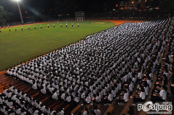 เชียร์กลาง รับน้องใหม่