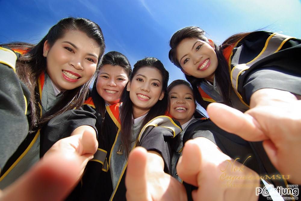 ขอเชิญร่วมแสดงความยินดีกับบัณฑิตที่เข้าพระราชทานปริญญาบัตร มหาวิทยาลัยมหาสารคามประจำปีการศึกษา 2553