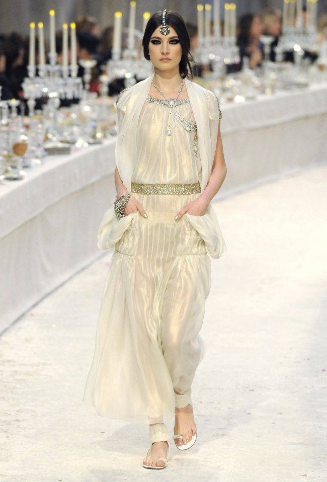 แฟชั่นแนวอินเดียสวยมาก RUNWAY: CHANEL PRE-FALL 2012 PARIS-BOMBAY COLLECTION