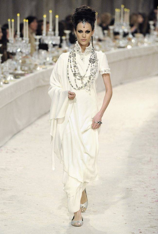 แฟชั่นแนวอินเดียสวยมาก RUNWAY: CHANEL PRE-FALL 2012 PARIS-BOMBAY COLLECTION